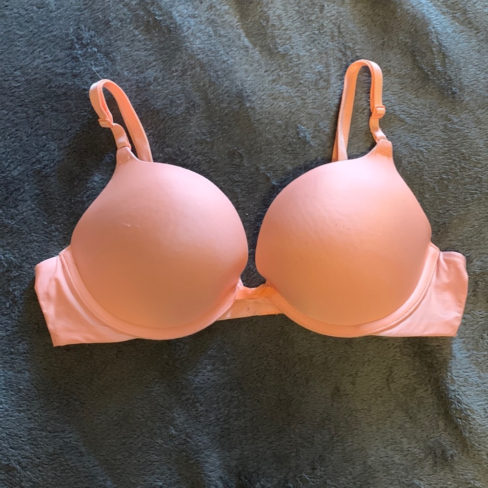 Victoria’s Secret 34B push-up